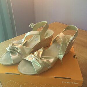 dress shoes